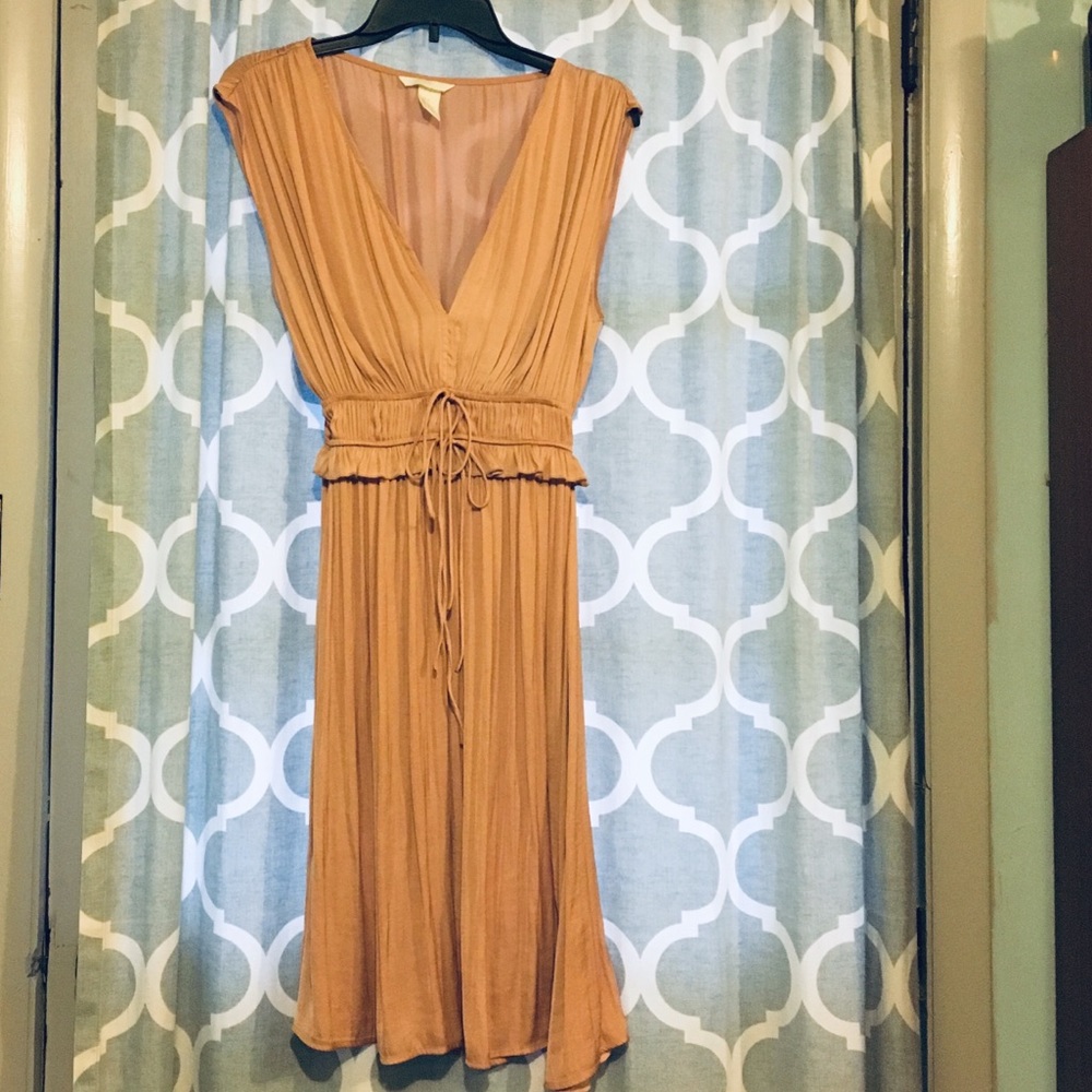 Dress - Picture 2 of 3